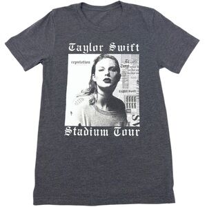 Taylor Swift Reputation Stadium Tour Concert Tee shirt. Size Small. 2018 era